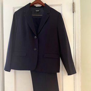 Women's suit with pants and jacket